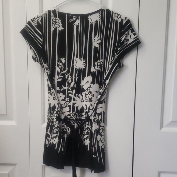 Top - Picture 2 of 2